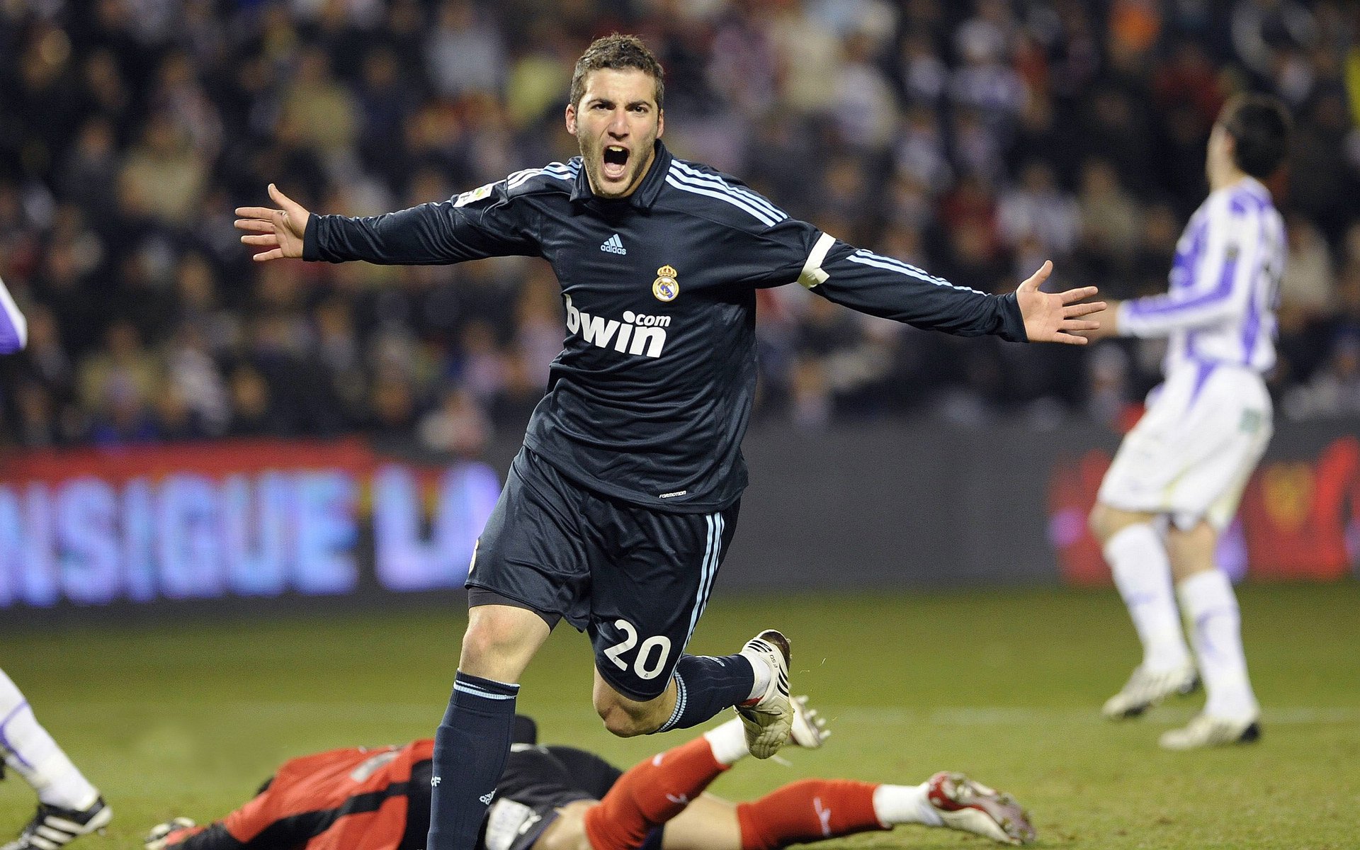 朱婷面对镜头谈及梦想与坚持，朱婷说的话